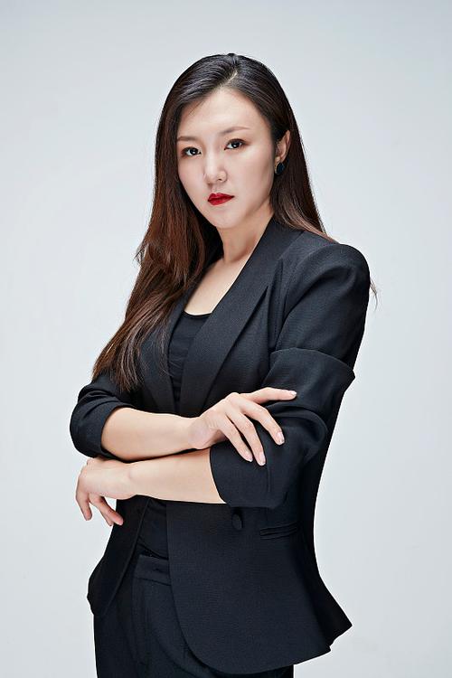 岳赣暖 视觉与舞美负责人